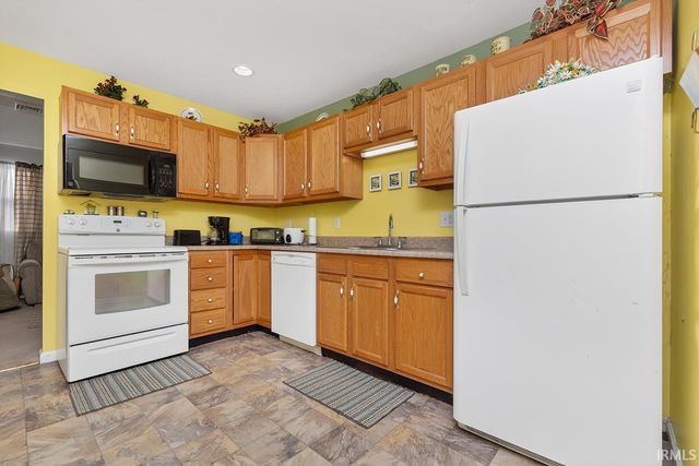 1228 W Lusher Avenue, Elkhart, IN 46517