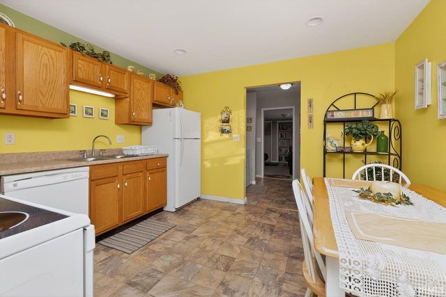 1228 W Lusher Avenue, Elkhart, IN 46517