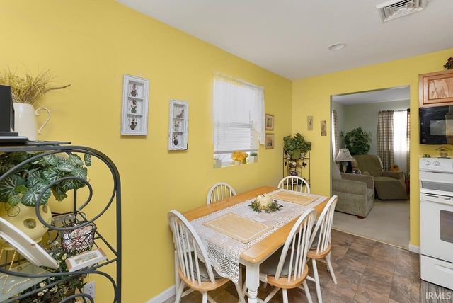 1228 W Lusher Avenue, Elkhart, IN 46517