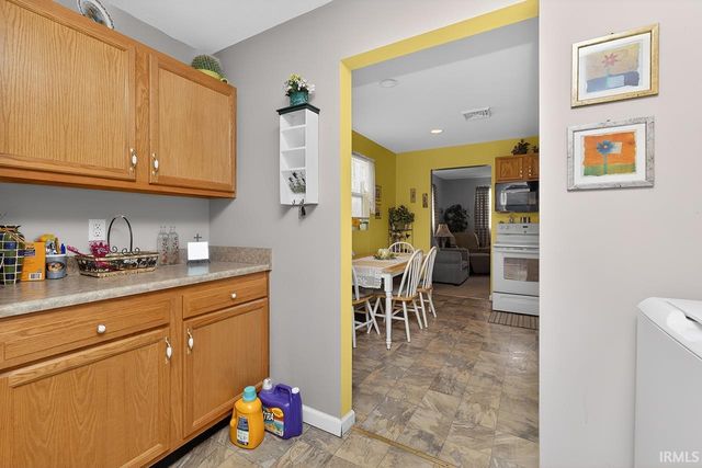 1228 W Lusher Avenue, Elkhart, IN 46517