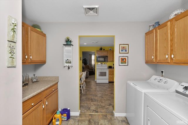 1228 W Lusher Avenue, Elkhart, IN 46517