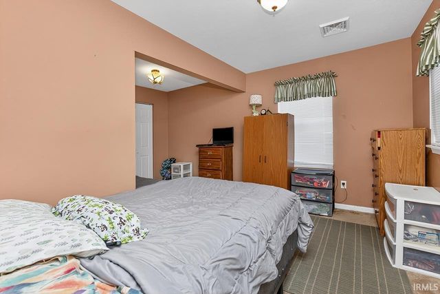 1228 W Lusher Avenue, Elkhart, IN 46517