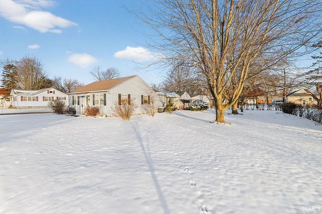 1228 W Lusher Avenue, Elkhart, IN 46517