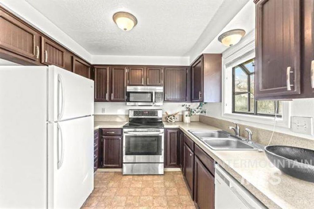 2481 W Rebecca Way, Meridian, ID 83646 photo 5