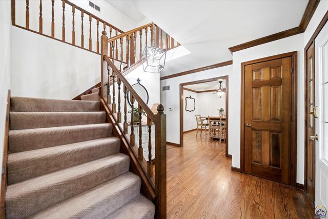 5415 SW Lincolnshire CIR, Topeka, KS 66610