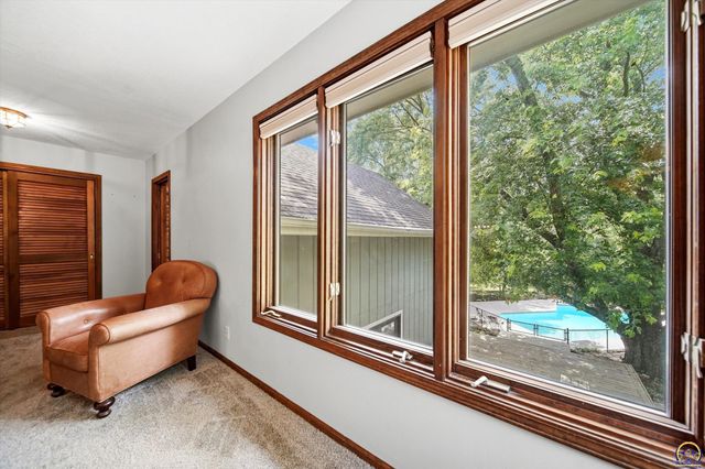 5415 SW Lincolnshire CIR, Topeka, KS 66610