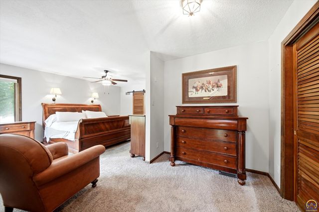 5415 SW Lincolnshire CIR, Topeka, KS 66610