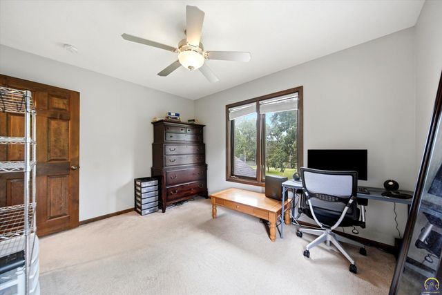 5415 SW Lincolnshire CIR, Topeka, KS 66610