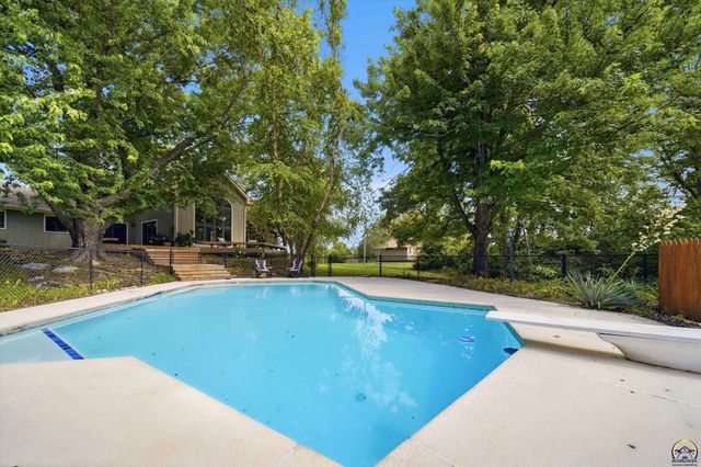 5415 SW Lincolnshire CIR, Topeka, KS 66610
