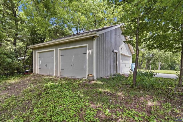 5415 SW Lincolnshire CIR, Topeka, KS 66610