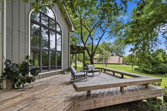 5415 SW Lincolnshire CIR, Topeka, KS 66610
