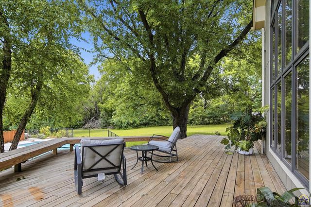 5415 SW Lincolnshire CIR, Topeka, KS 66610