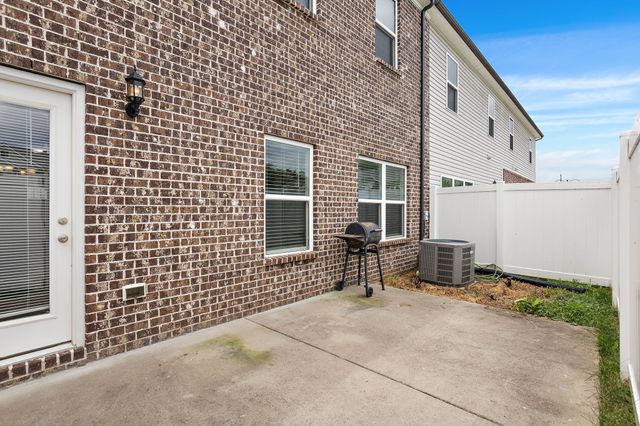1710 Lone Jack Ln, Murfreesboro, TN 37129