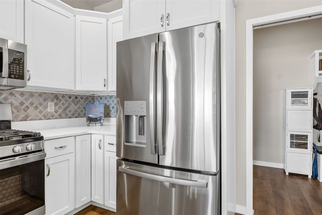 790 Oak Terrace Avenue, North Liberty, IA 52317