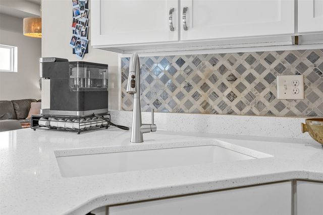 790 Oak Terrace Avenue, North Liberty, IA 52317