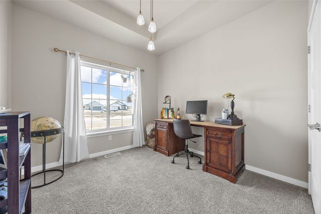 790 Oak Terrace Avenue, North Liberty, IA 52317