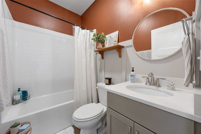 790 Oak Terrace Avenue, North Liberty, IA 52317