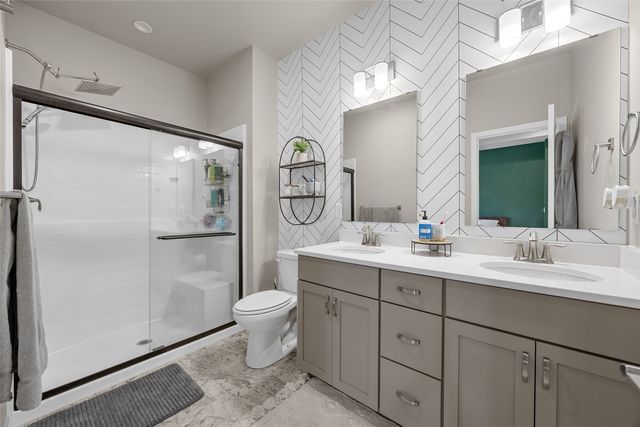 790 Oak Terrace Avenue, North Liberty, IA 52317