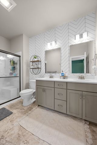 790 Oak Terrace Avenue, North Liberty, IA 52317