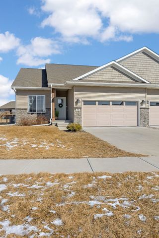 790 Oak Terrace Avenue, North Liberty, IA 52317