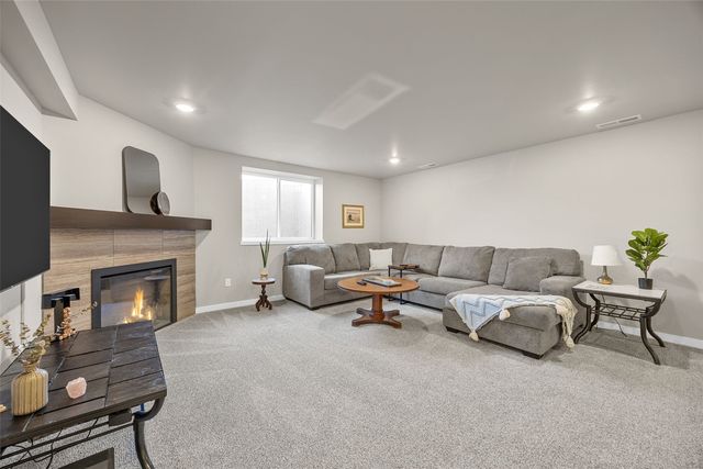 790 Oak Terrace Avenue, North Liberty, IA 52317