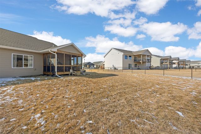 790 Oak Terrace Avenue, North Liberty, IA 52317