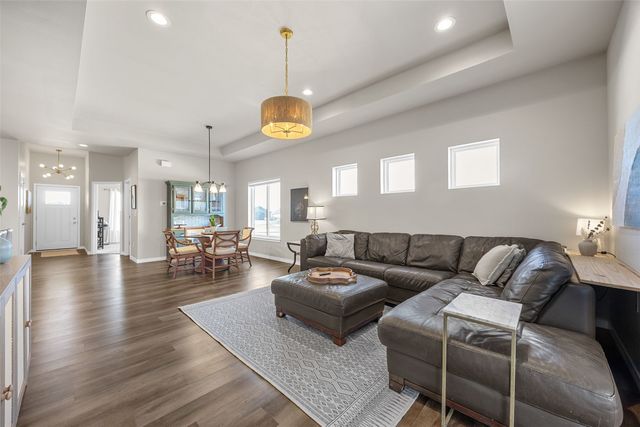 790 Oak Terrace Avenue, North Liberty, IA 52317