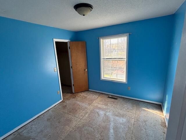 2702 S 14th Street, Ozark, MO 65721