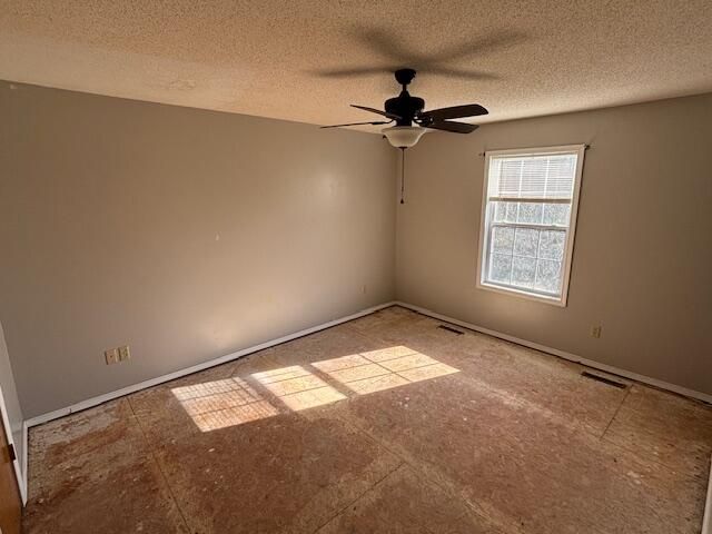 2702 S 14th Street, Ozark, MO 65721