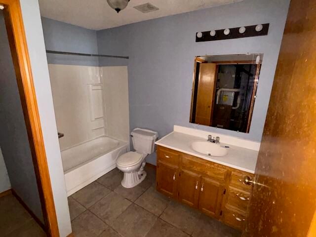 2702 S 14th Street, Ozark, MO 65721