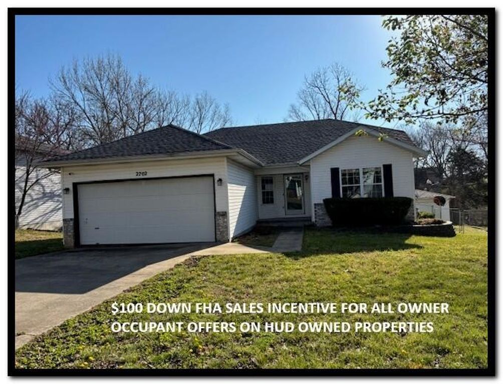 2702 S 14th Street, Ozark, MO 65721