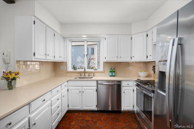 7 Acorn Lane, Larchmont, NY 10538