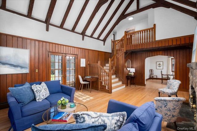 7 Acorn Lane, Larchmont, NY 10538