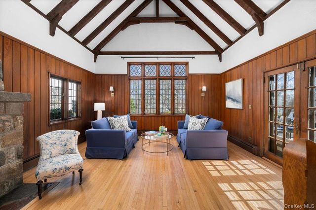 7 Acorn Lane, Larchmont, NY 10538