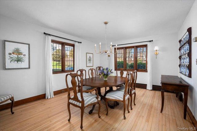 7 Acorn Lane, Larchmont, NY 10538