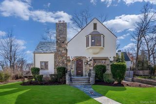 7 Acorn Lane, Larchmont, NY 10538