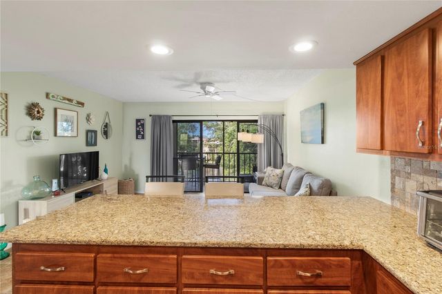 315 30TH AVENUE W B411, Bradenton, FL 34205