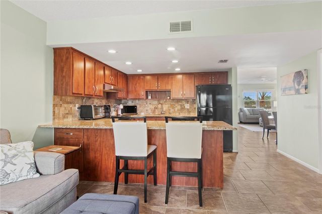 315 30TH AVENUE W B411, Bradenton, FL 34205