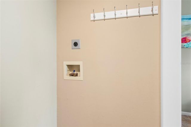 315 30TH AVENUE W B411, Bradenton, FL 34205