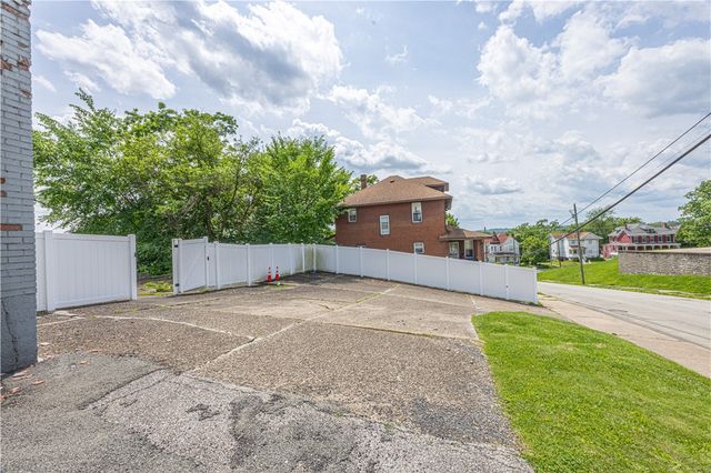 121 Ridge Ave, City Of Washington, PA 15301