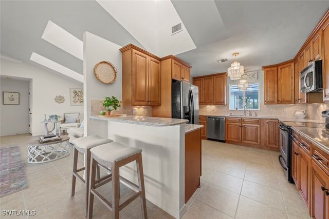 780 Waterford DR 302, Naples, FL 34113