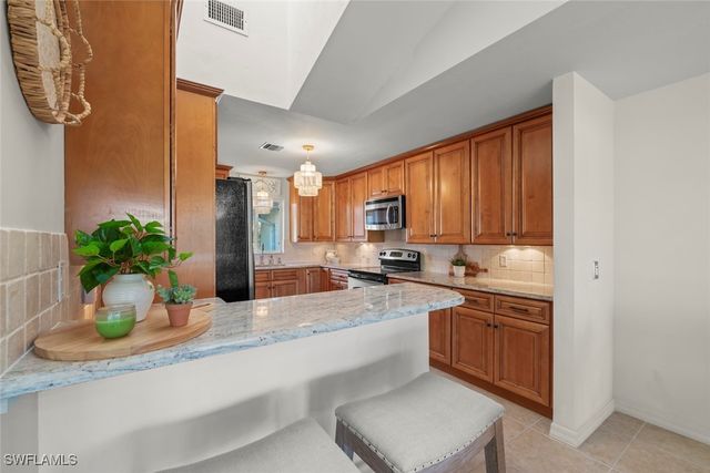 780 Waterford DR 302, Naples, FL 34113