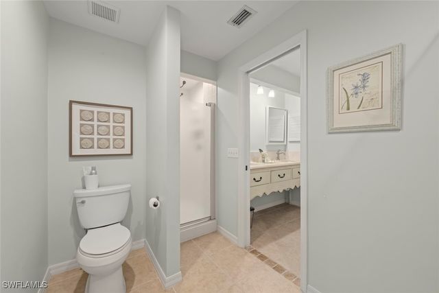 780 Waterford DR 302, Naples, FL 34113