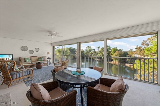 780 Waterford DR 302, Naples, FL 34113