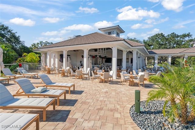 780 Waterford DR 302, Naples, FL 34113