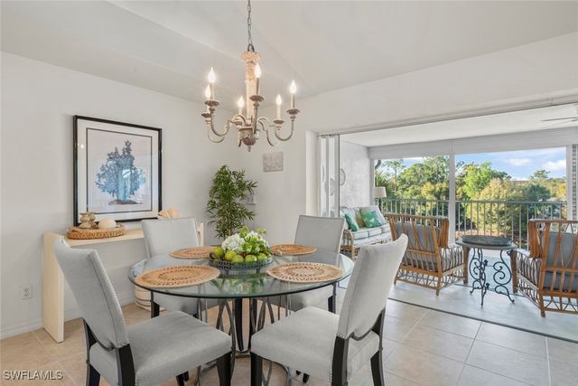 780 Waterford DR 302, Naples, FL 34113