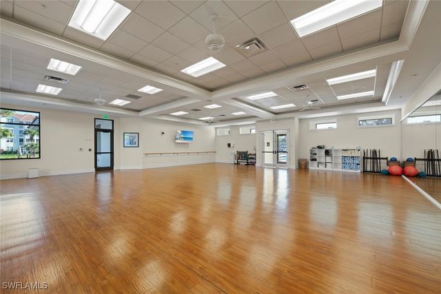 780 Waterford DR 302, Naples, FL 34113