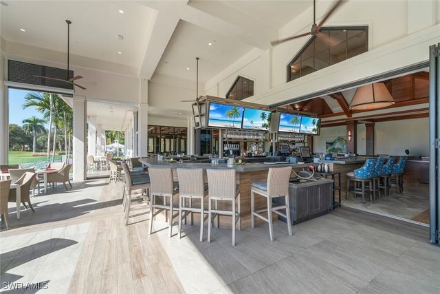 780 Waterford DR 302, Naples, FL 34113