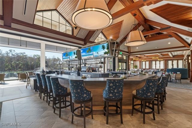 780 Waterford DR 302, Naples, FL 34113