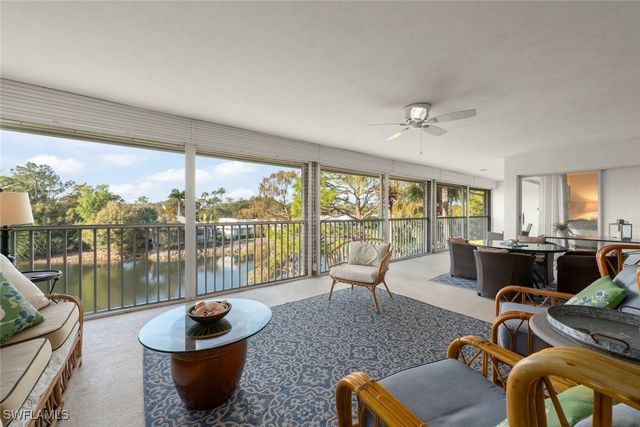 780 Waterford DR 302, Naples, FL 34113